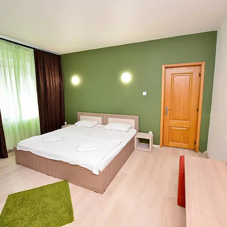 Nightlife Apartman *