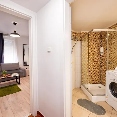 Nightlife Apartament *