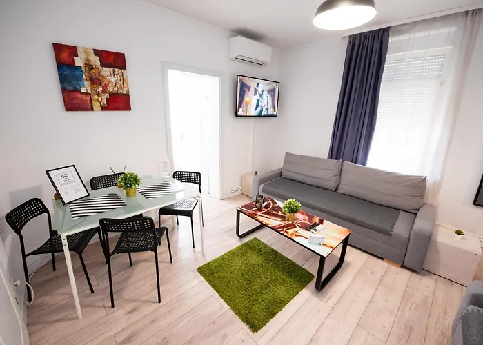 Nightlife Апартаменти *