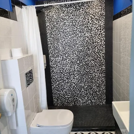 Apartment Nightlife *