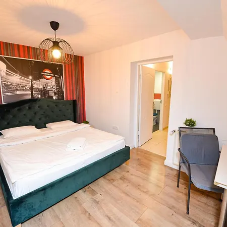 Nightlife Apartment *