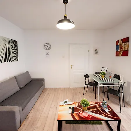 Nightlife * Bucharest